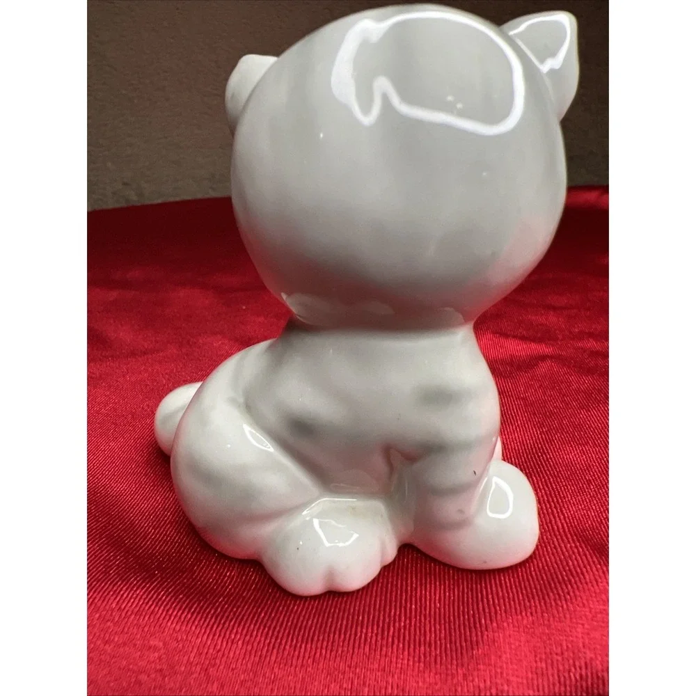 Russ Berrie & Co Gray Striped Kitten Figurine Green Eyes